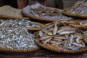 Manfaat dan Risiko Makan Ikan Asin